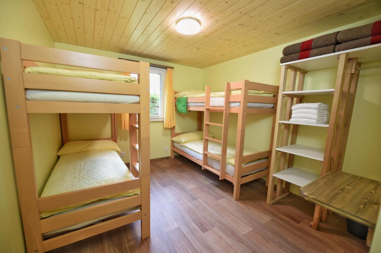Хостел Schutzenbach Backpackers For Adults 18-35 Лаутербруннен Екстер'єр фото