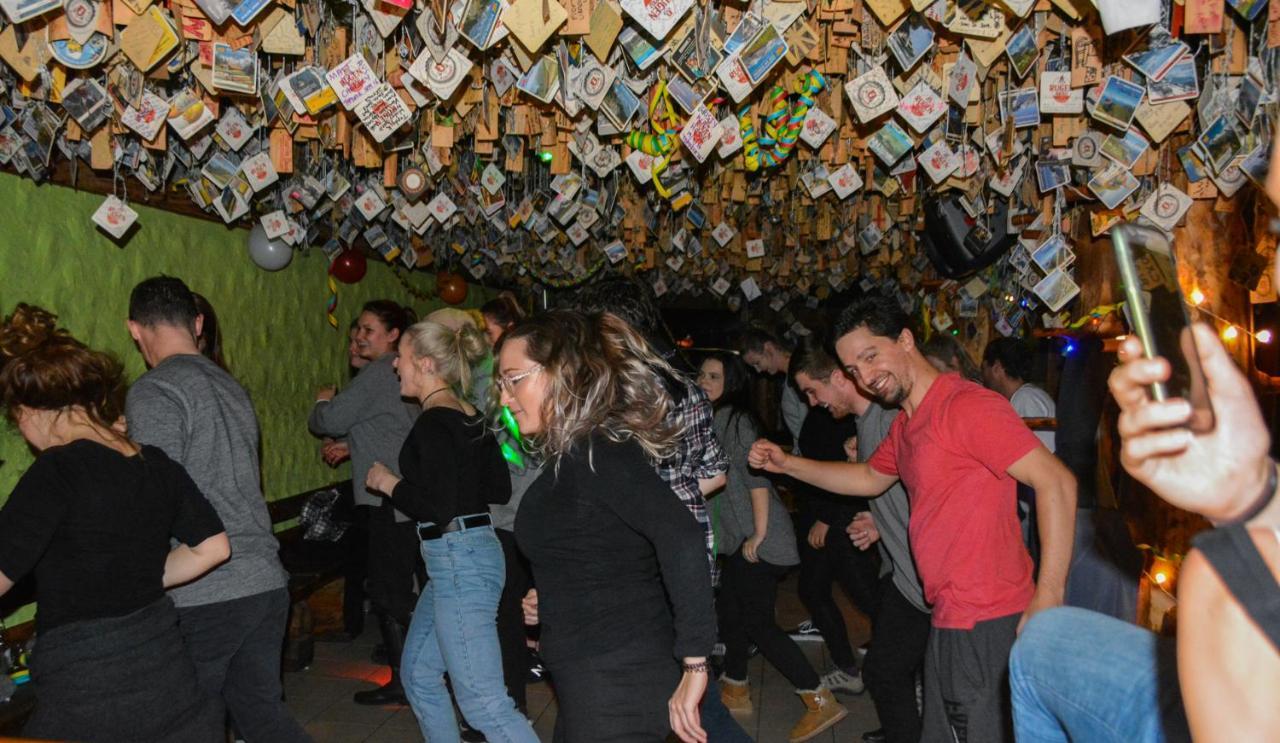 Хостел Schutzenbach Backpackers For Adults 18-35 Лаутербруннен Екстер'єр фото